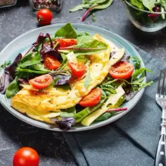 Ile kalorii ma omlet z 3 jaj - poznaj dokładną wartość odżywczą potrawy