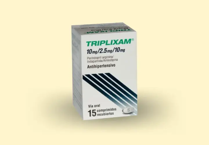 Opakowanie leku Triplixam, zawierające 15 tabletek powlekanych, stosowane w leczeniu nadciśnienia.