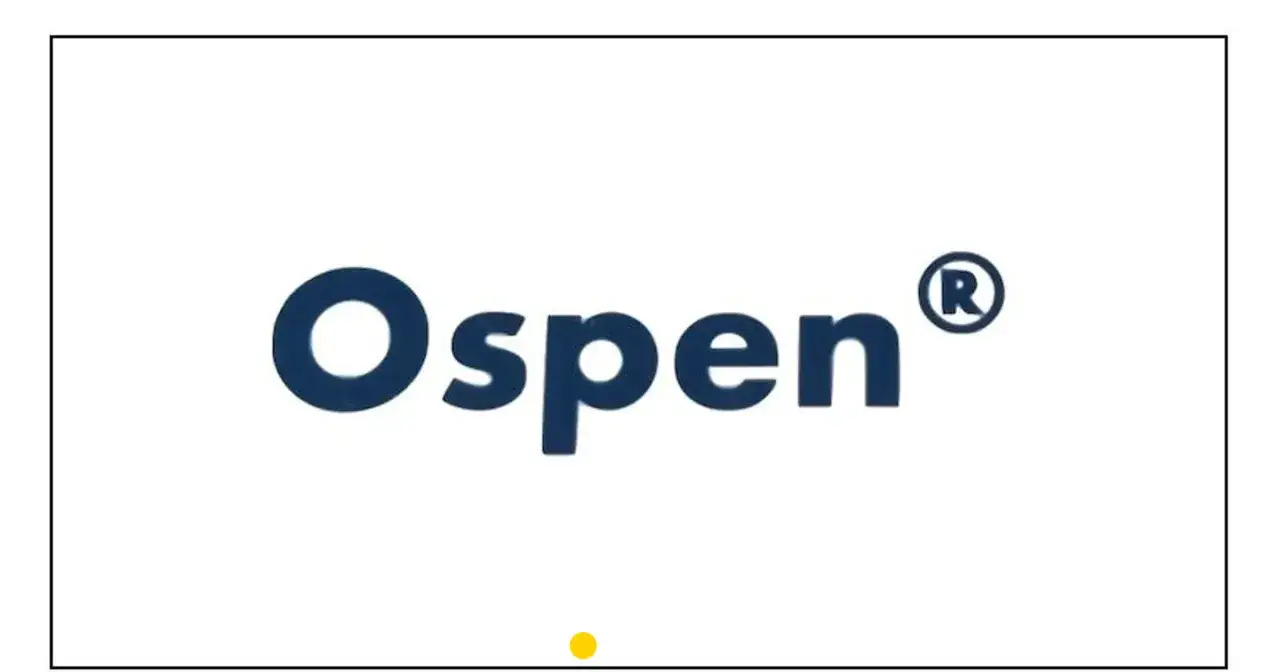 Logo Ospen w kolorze granatowym. Mały żółty okrąg pod napisem.